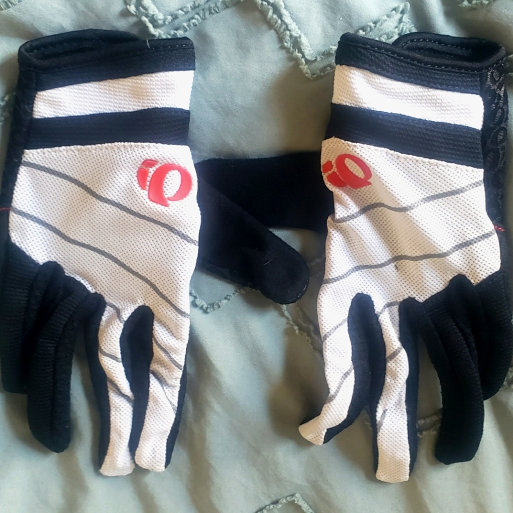 Pearl Izumi cycling gloves, size small